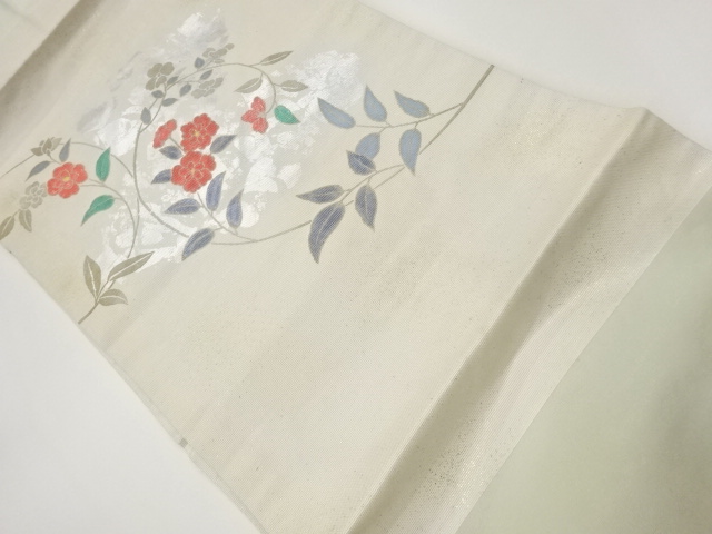 JAPANESE KIMONO / GOLD / SILVER COLORED FLORAL ARABESQUE PATTERN NAGOY